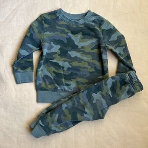 Camo sweatshirt/pants combo
